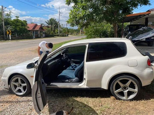 Honda Civic '   Porsche:  3