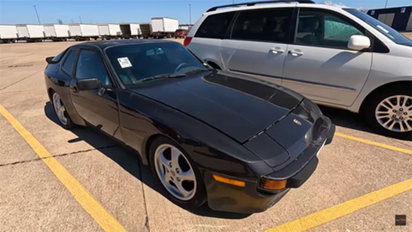   Porsche 944     