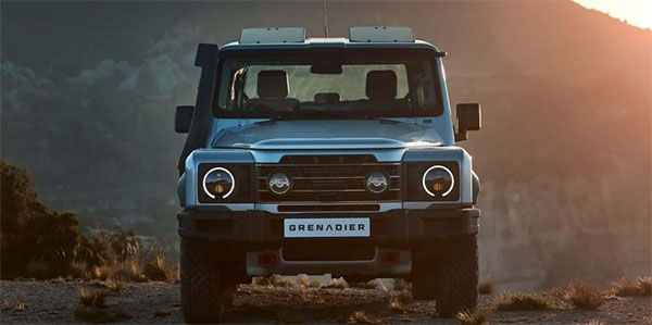       Land Rover Defender 1