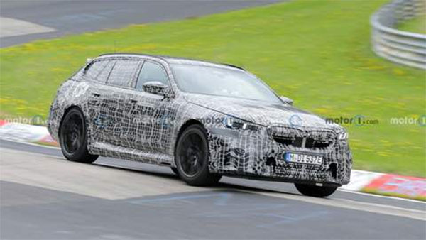  BMW M5 Touring 2024    700  