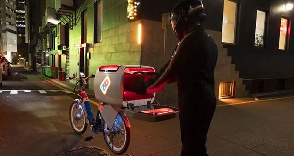 Служба доставки розробила велосипеди з духовками для піци 2