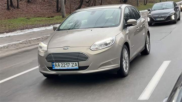 Opel Ampera, Ford Focus Electric  Hyundai Ioniq:      5