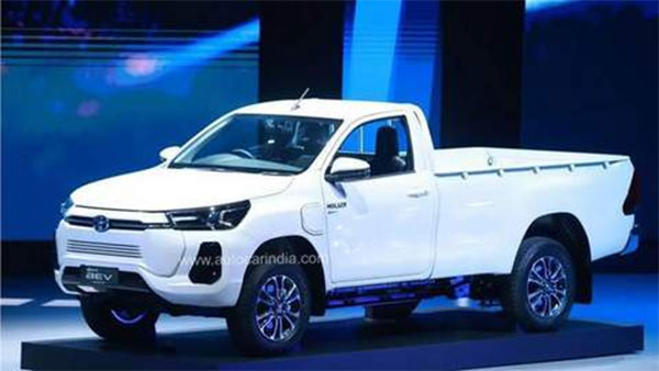 Toyota      Hilux