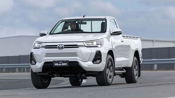  Toyota Hilux   1