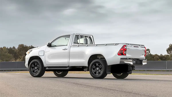  Toyota Hilux   2