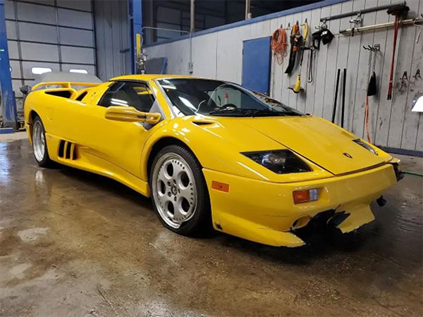  Lamborghini Diablo        1