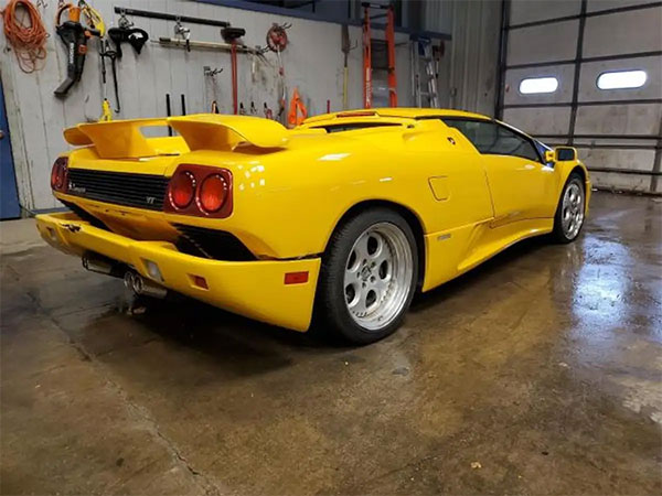  Lamborghini Diablo        2