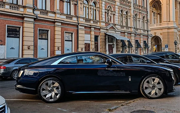      Rolls-Royce Spectre